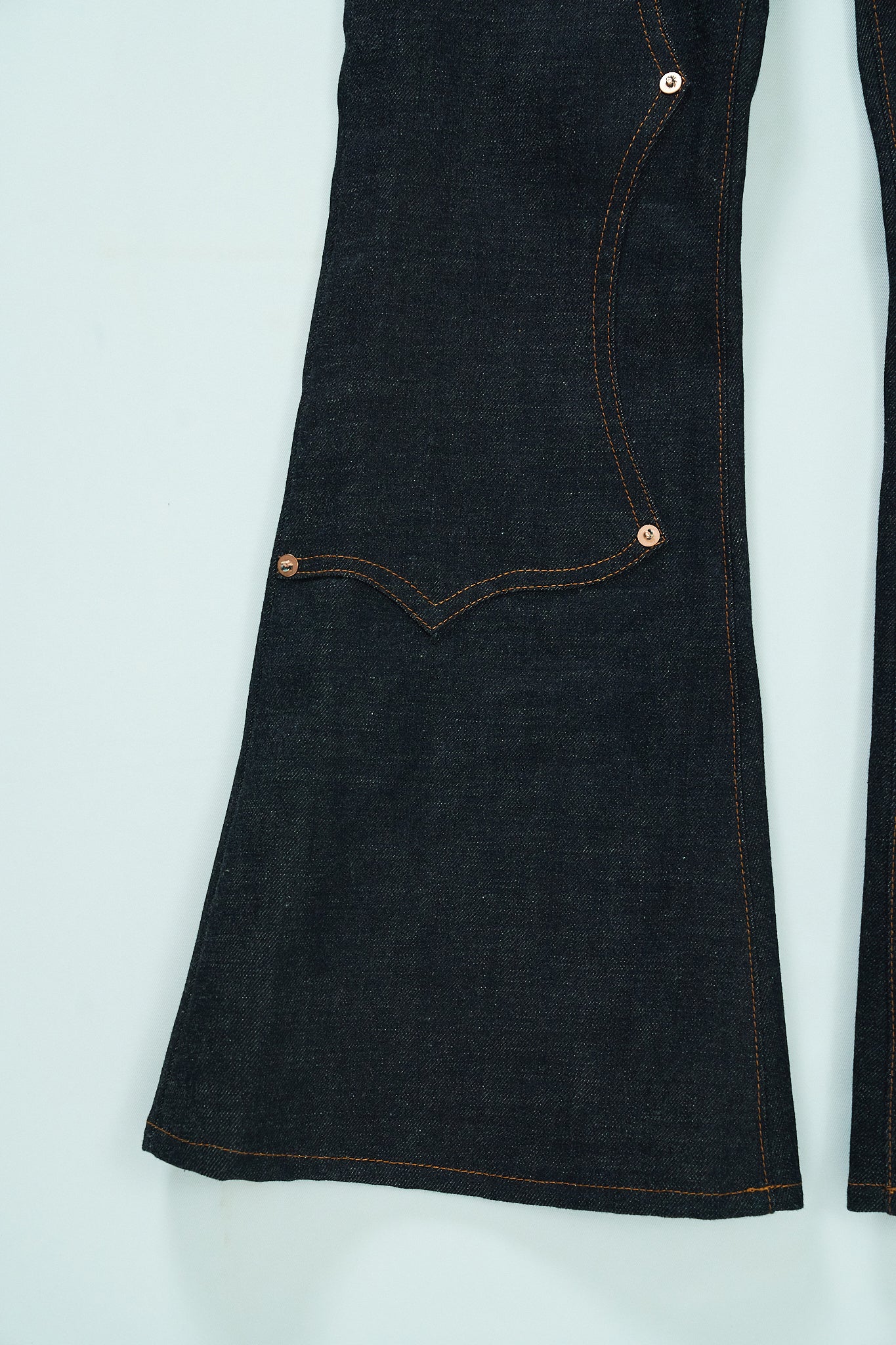 SWEEP Wknee BELL BOTTOM PANTS -Indigo -