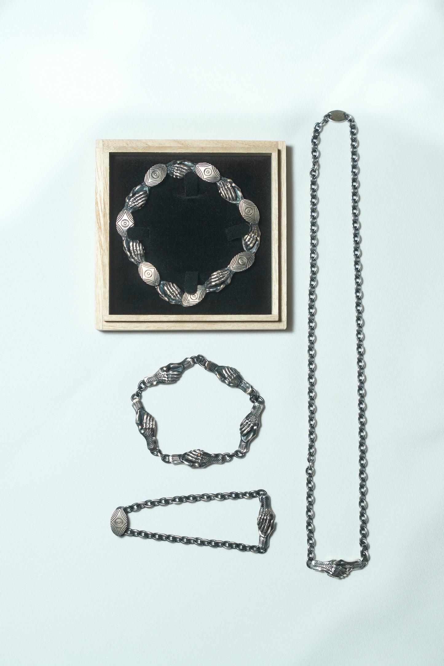 SHAKE HANDS Necklace -Tattoo Senju-