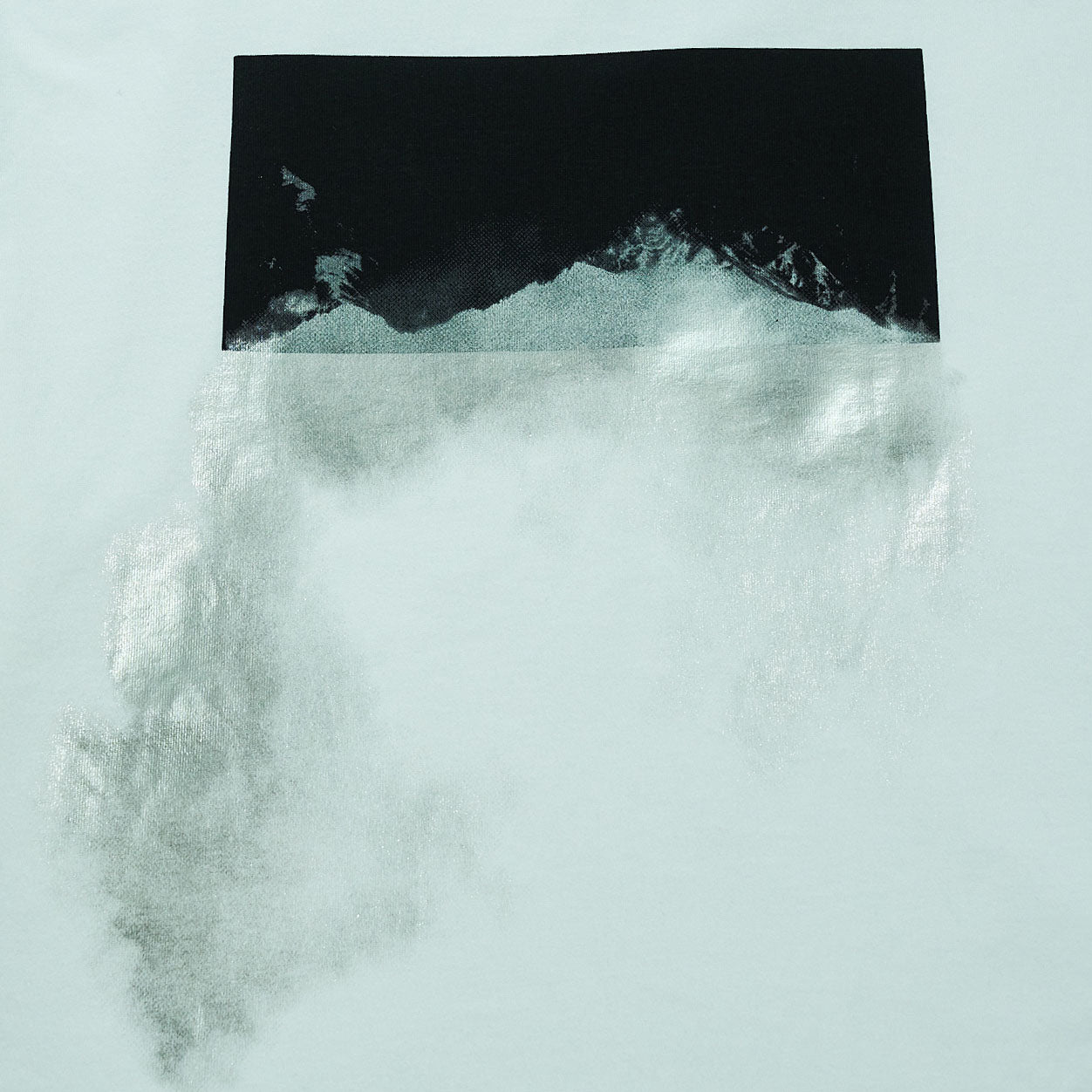 “Frostfall Mountain” Long T-shirt -White-