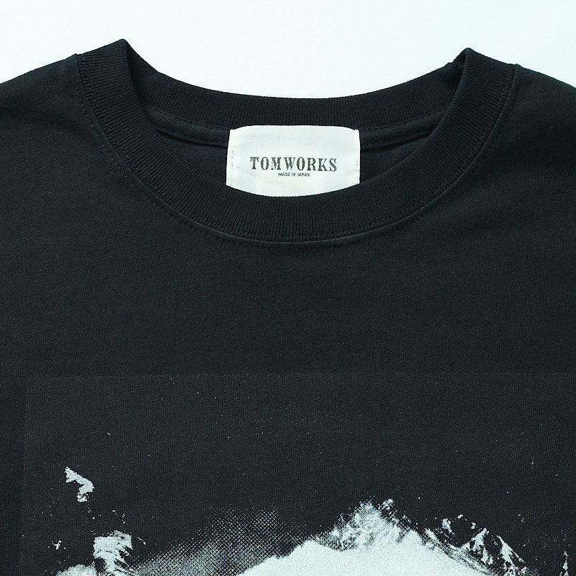 “Frostfall Mountain” Long T-shirt -Black-