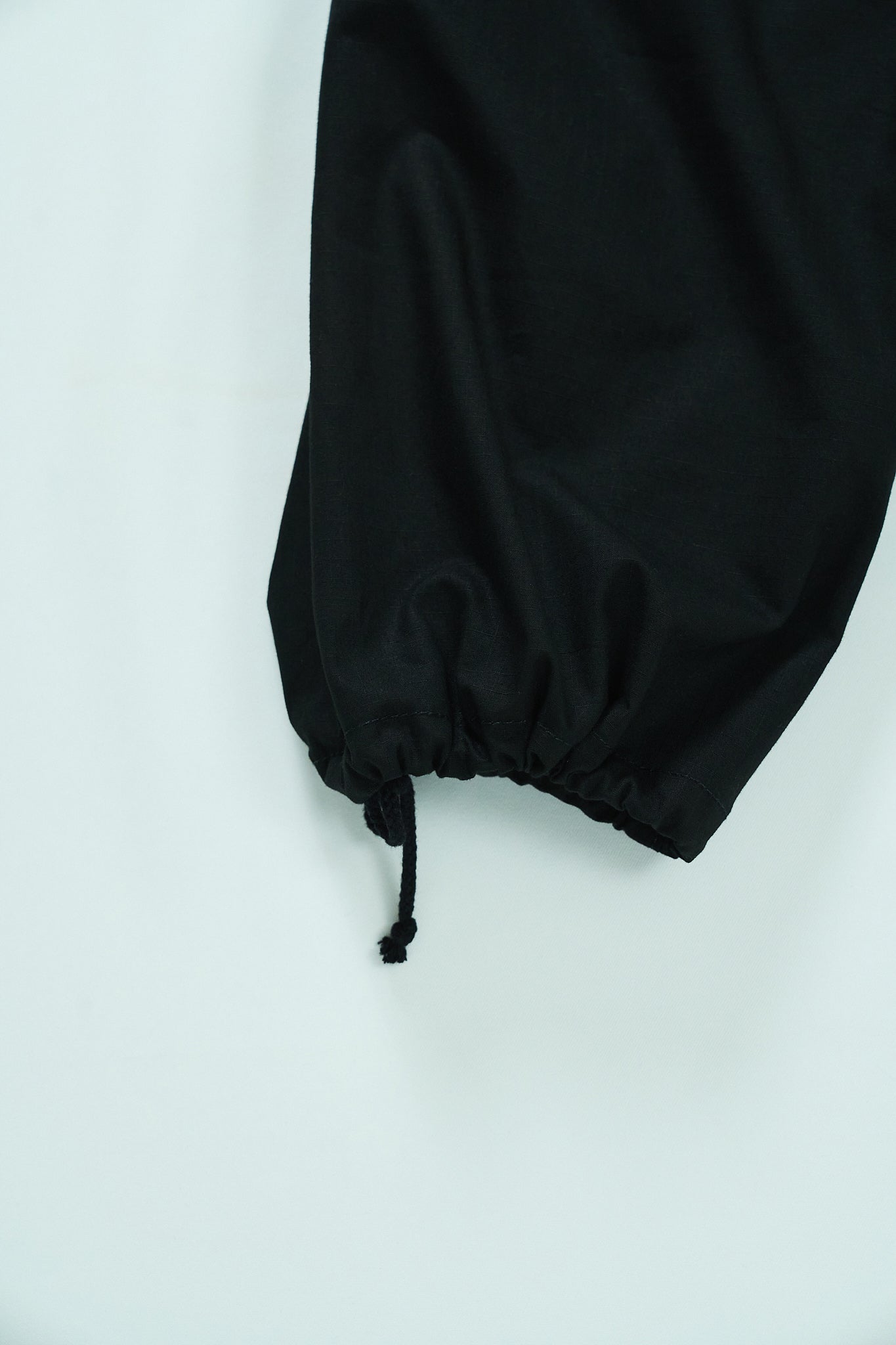 BULB POCKET CARGO PANTS -Black -
