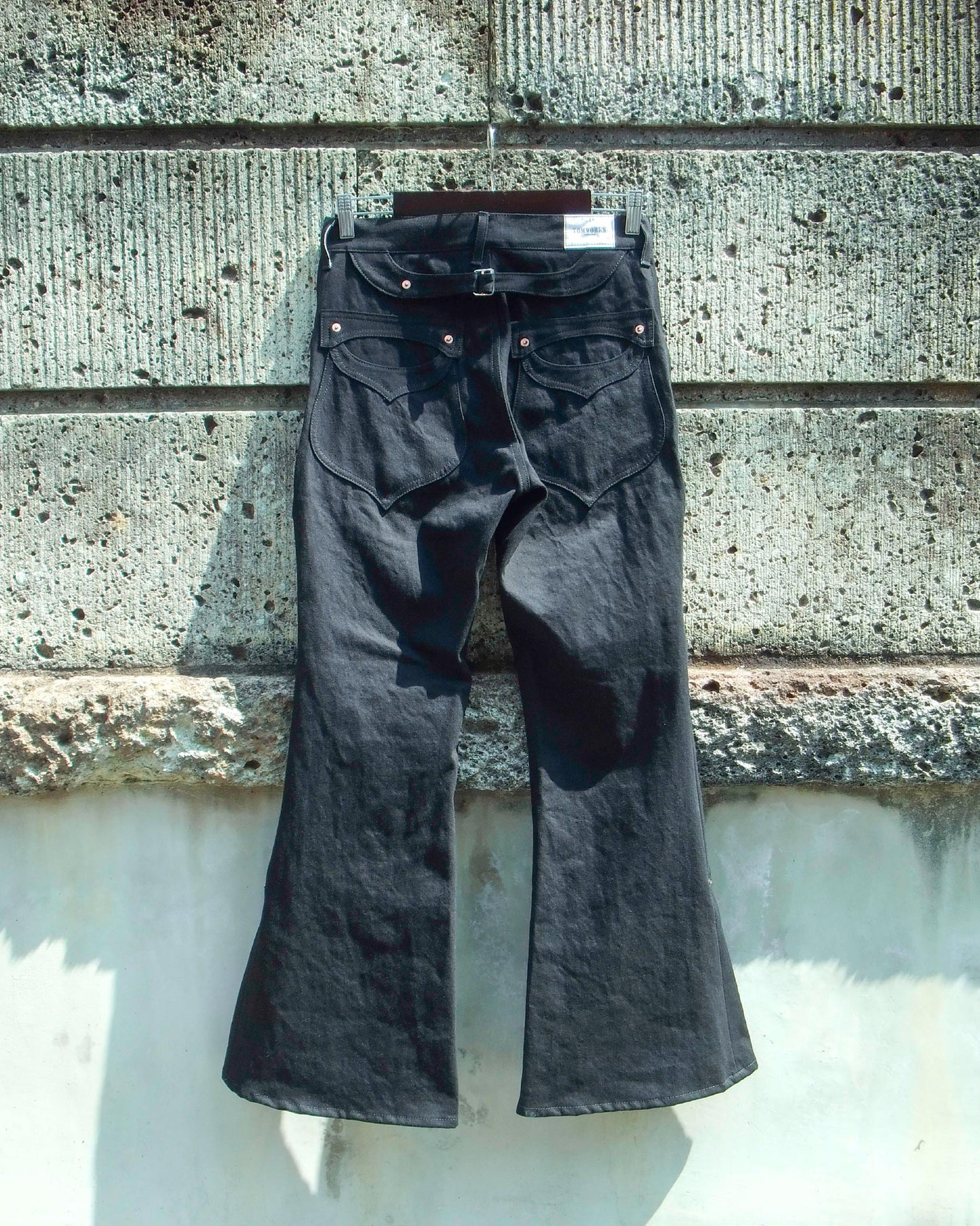 SWEEP Wknee BELL BOTTOM PANTS -Black One-wash -